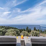 Deluxe With Sea View B דירה