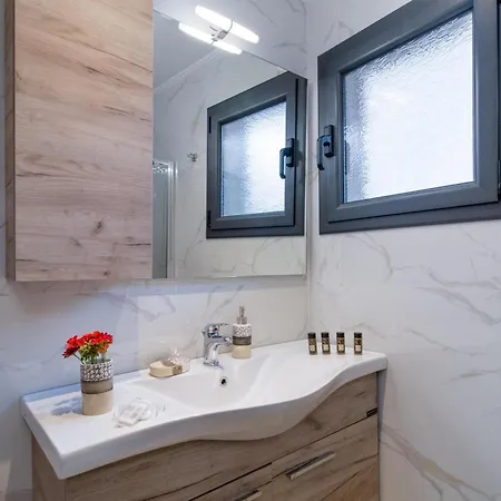 Deluxe With Sea View B Tsoukaládhes